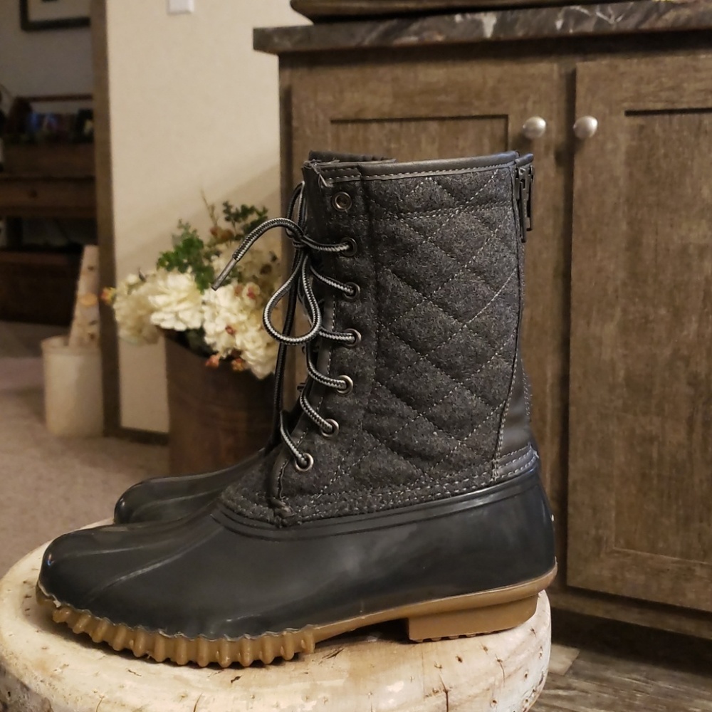Madden girl gray duck boots 8